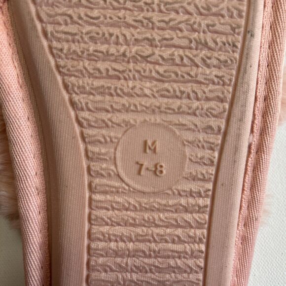BCBG BCBGeneration PINK PLUSH FAUX FUR SLIPPERS SHOES Slides Cross-Strap M 7-8 - Picture 5 of 8